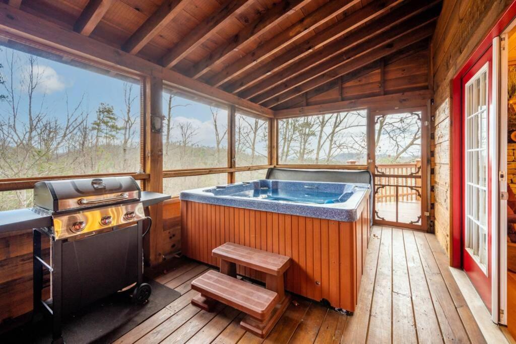 Over The Mountain - Smoky Mountain View Cabin Сев'єрвілл Екстер'єр фото
