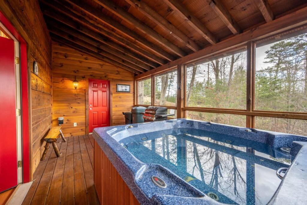 Over The Mountain - Smoky Mountain View Cabin Сев'єрвілл Екстер'єр фото